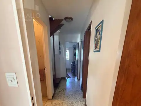 Casa 6 ambientes con 3 baños