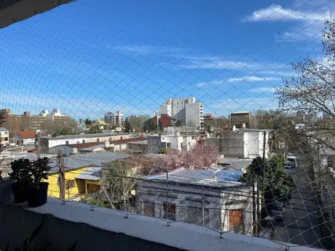 VENTA DEPARTAMENTO 3 AMBIENTES - TIGRE - con COCHERA