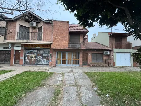 Oportunidad Casa en venta frente al estadio unico