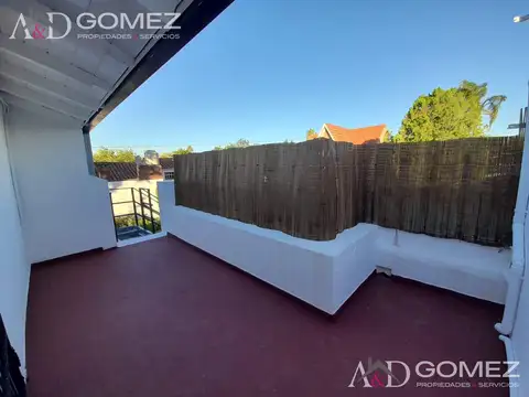 Depto Tipo Casa en Alquiler de 3 ambientes