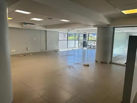 Local en Alquiler en Retiro, USD 4.651