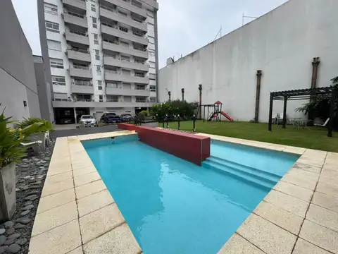 ALQUILER 3 AMB + HAB SVCIO/2 COCHERAS/BALCÓN/PATIO