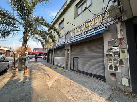 Local en Alquiler en Floresta, $ 450.000