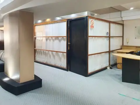 Oficina 191 m² con cochera en el mismo piso – Corrientes 861