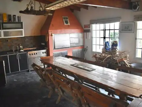 5 amb con cochera y pileta