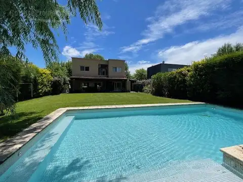 San Isidro Labrador en venta, sobre lote interno