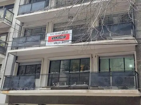 Departamento en alquiler Av Quintana al 100 - L y C  3 dormitorios con dependencias   1 cochera