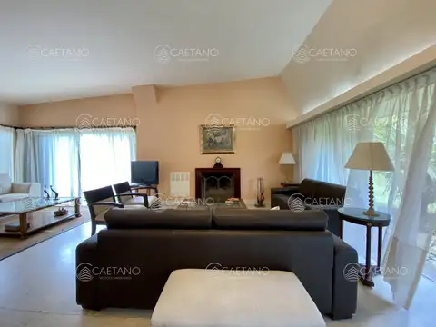 Casa en Venta de 5 dormitorios