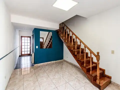 Depto Tipo Casa 3 ambientes con 2 baños