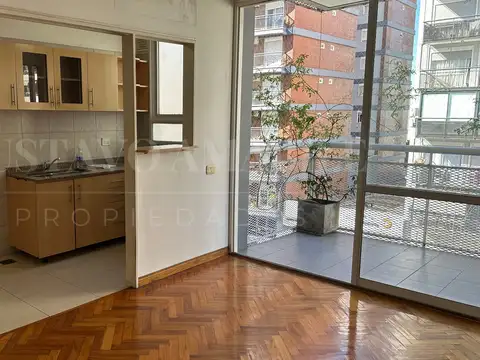 Semi Piso 2 Ambientes al Frente con Balcón Villa Urquiza