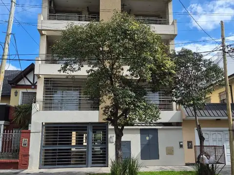 VENTA SEMIPISO 2 AMB. BANFIELD O. APTO CRÉDITO.!