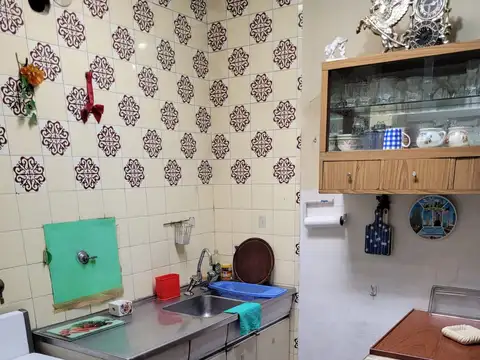 CASA 4 AMBIENTES EN VENTA EN BALLESTER CON PILETA