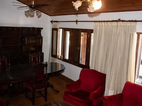 Casa 6 ambientes con 3 baños