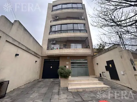 Venta departamento monoambiente con cochera en Lanús Oeste