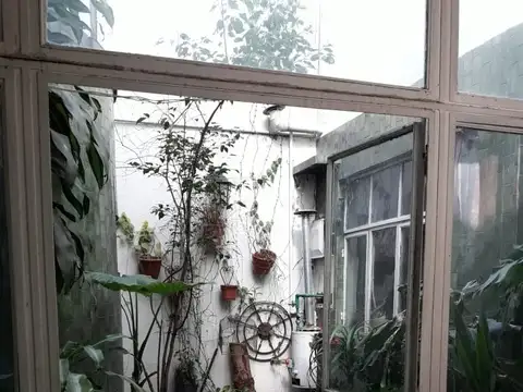 PETIT HOTEL , EN TRES PLANTAS CON PATIO , SOTANO Y TERRAZA 