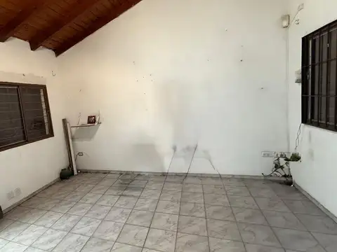 Casa en Venta Acevedo  al 900