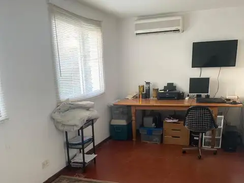 Casa 6 ambientes con 2 baños