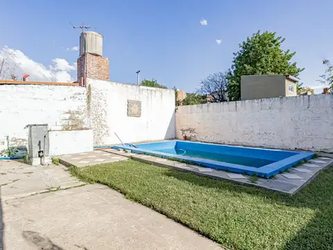 CASA 4 AMB HURLINGHAM CON PARQUE Y PILETA