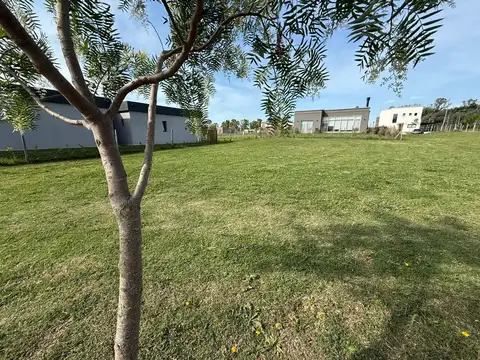 Terreno en Venta en Pilar Del Este, USD 32.500