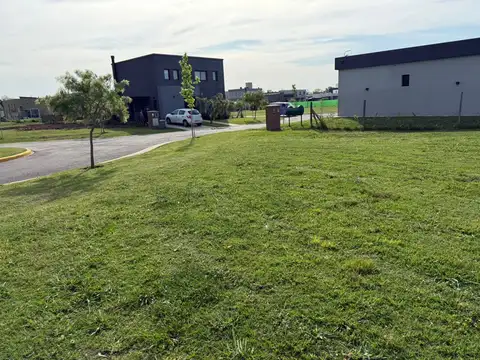 Terreno en Venta en Pilar Del Este, USD 32.500