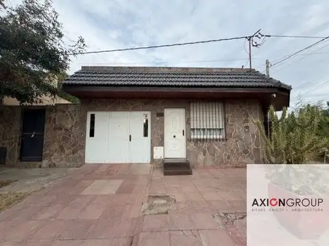 Casa en venta de 3 Dormitorios con cochera en Berisso