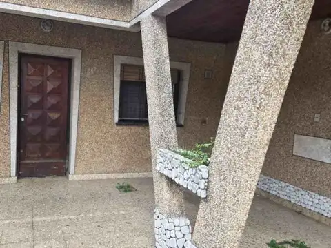 VENTA CASA 3AMB ENTRADA DE AUTO SARANDÍ