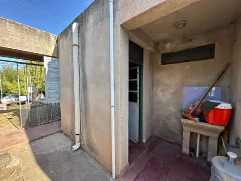 VENTA CASA DON BOSCO 3 DORM A REFACCIONAR