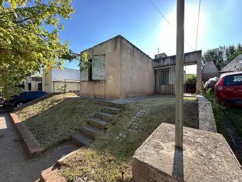 VENTA CASA DON BOSCO 3 DORM A REFACCIONAR