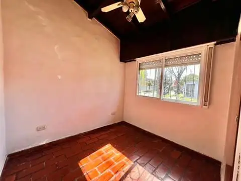 Casa en Alquiler con 1 cochera