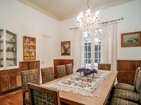 Venta Casa 8 amb en Tigre Residencial. Apta p/distintos usos comerciales.