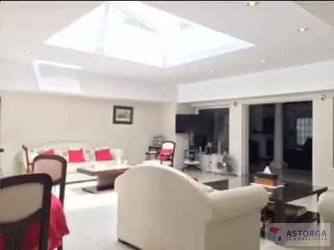 Casa 6 ambientes con 5 baños