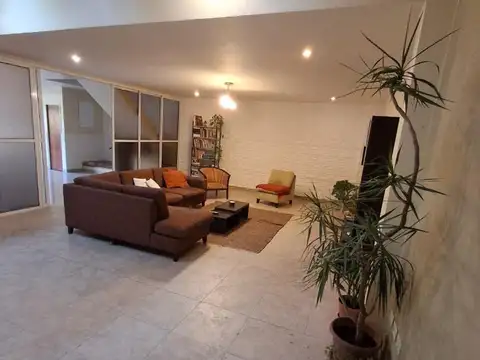 Depto Tipo Casa en Venta de 4 ambientes