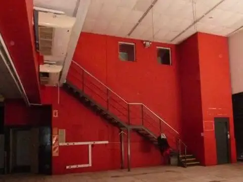 Local en VENTA en Av. Maipú, Olivos. 22 Cocheras.