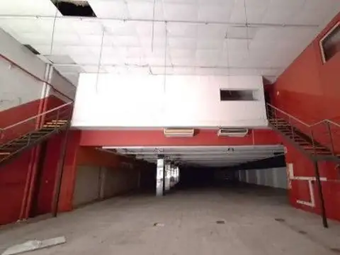 Local en VENTA en Av. Maipú, Olivos. 22 Cocheras.