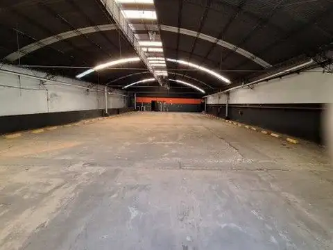 Local en VENTA en Av. Maipú, Olivos. 22 Cocheras.