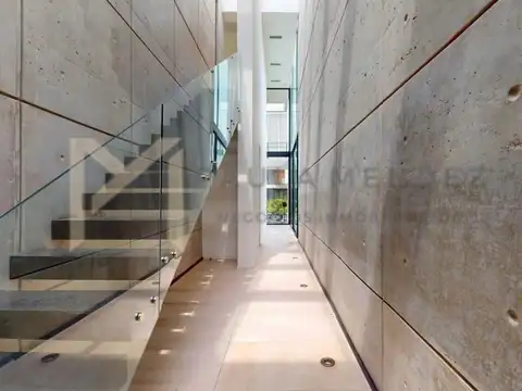 Casa 5 ambientes con 4 baños