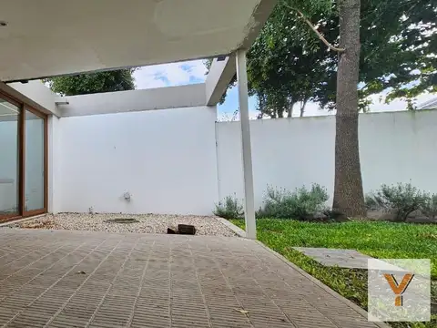 Casa en venta - 3 Dormitorios 3 Baños - City Bell