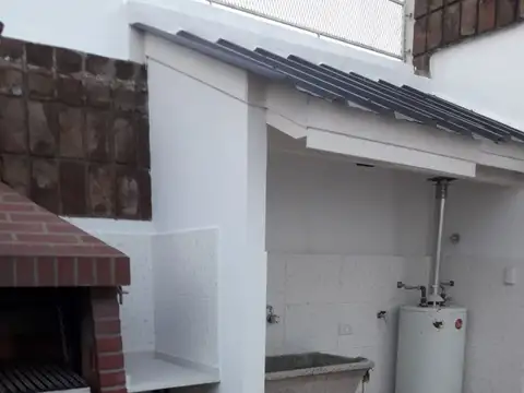 Depto Tipo Casa en Venta con 1 cocheras
