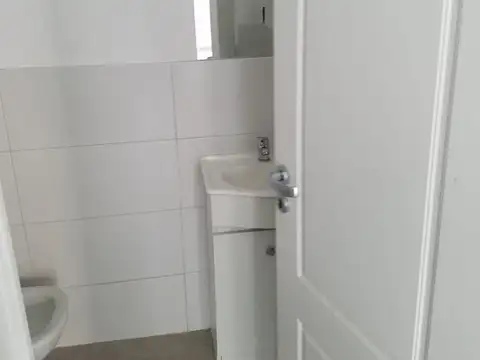 CIPOLLETTI VENDE LOCAL "CENTRICO"