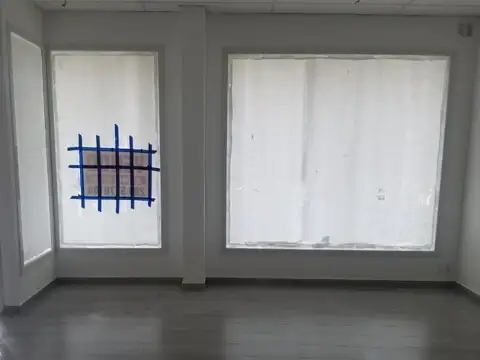 CIPOLLETTI VENDE LOCAL "CENTRICO"