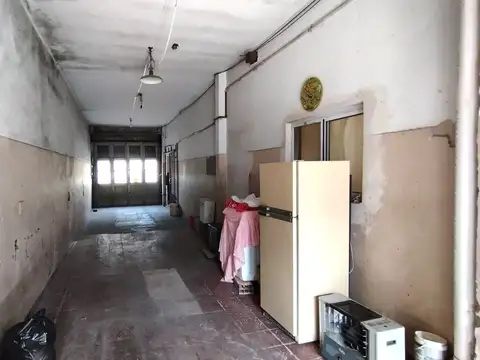 Casa 8 ambientes con 3 baños