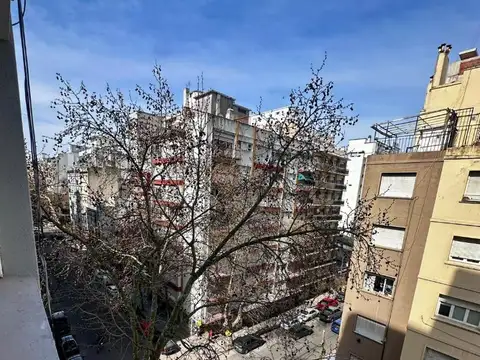Departamento 1 ambiente a la calle