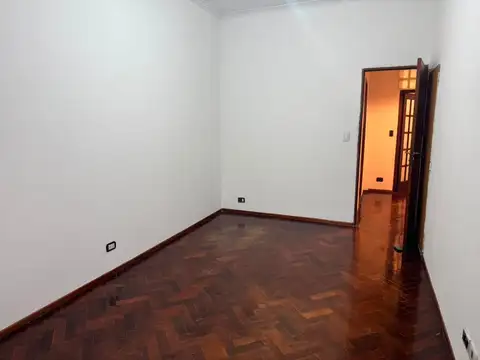 Depto Tipo Casa en Venta en Parque Centenario, USD 99.900
