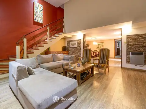 VENTA | PERMUTA - Casa 3 Dormitorios, patio y terraza - Pichincha, Rosario.