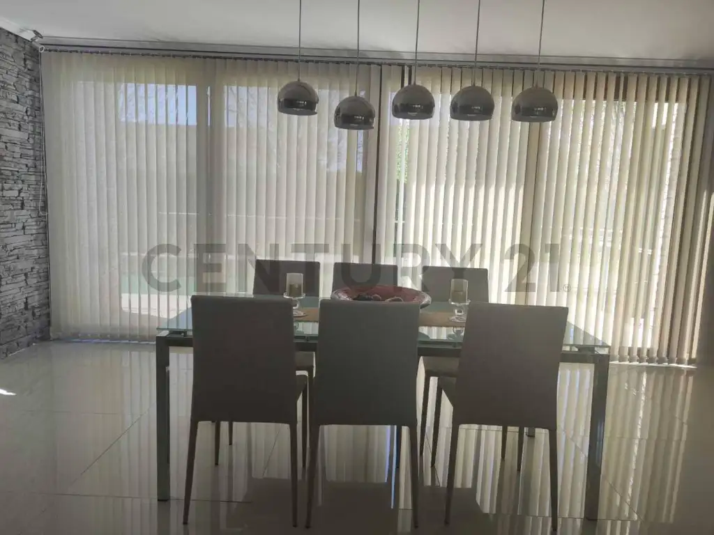 Casa en Venta con cochera
