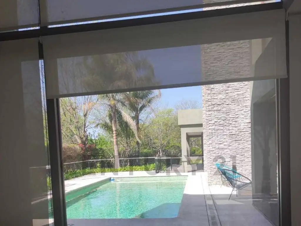Casa en Abril Club De Campo de 3 dormitorios