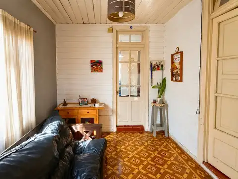 Casa 6 ambientes con 1 baño