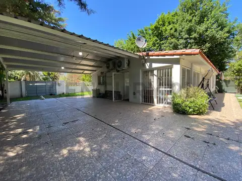 Casa en Venta con 2 cocheras