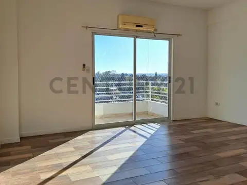 Alquiler de departamento 3 ambientes, Pilar centro