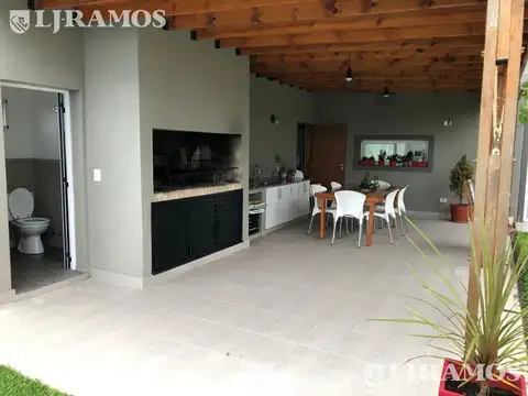 Casa en Alquiler de 3 dormitorios